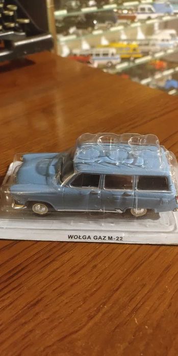 Wołga GAZ 3102 i Wołga Gaz M-22 modele w skali 1:43