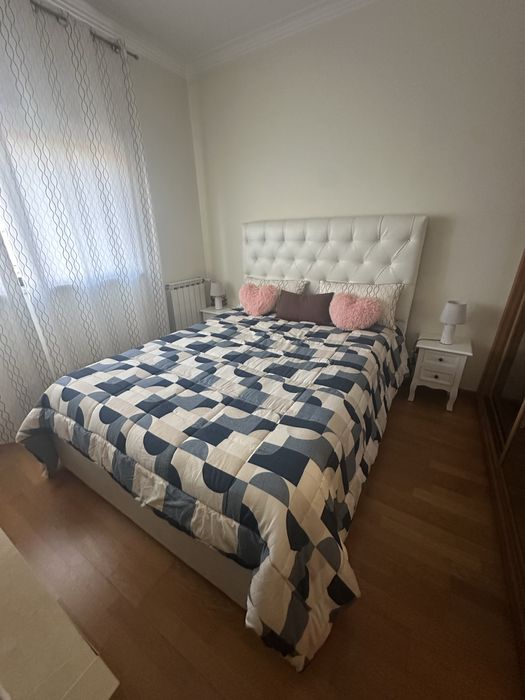 Cama (base) com cabeceira