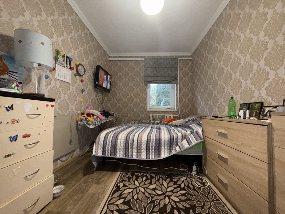 Будинок з ремонтом та виходом до водосховища . Велика ділянка, баня