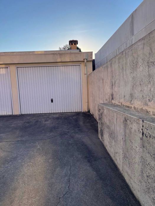 Garagem Box- Paços de Brandão