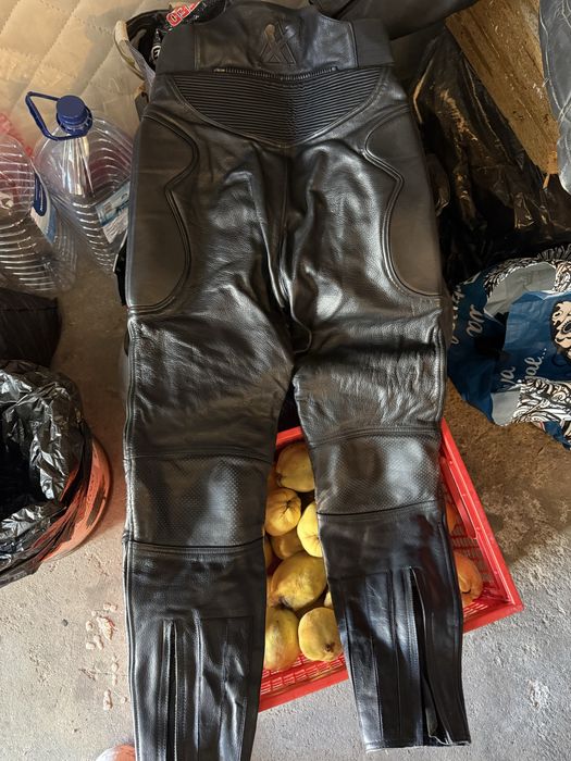 Conjunto (casaco + calças) + casaco extra M.