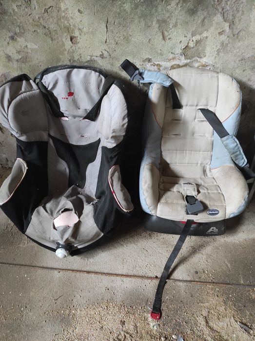 Duas cadeirinhas bebe auto