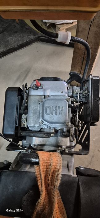 Skoczek, stopa Enar, zagęszczarka. Netto 3750.