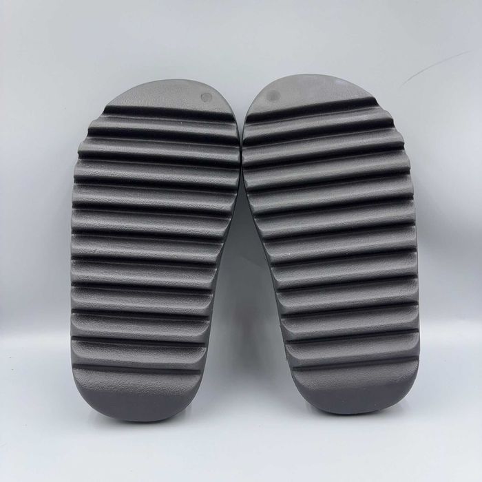 Yeezy_Slide_onyx_Czarny 38