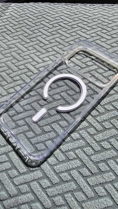 Capa MagSafe Transparente iPhone 18 Pro Max | Anti-Amarelecimento