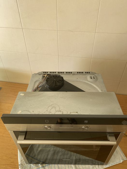 Forno Siemens HB42AR550E