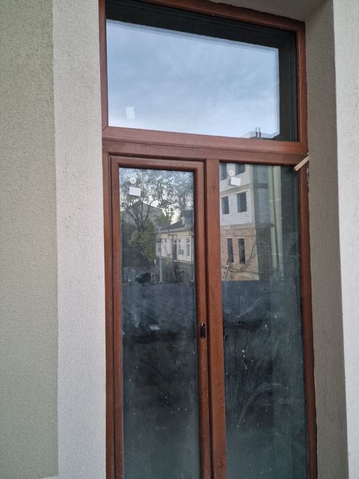 Прозорі вікна двері