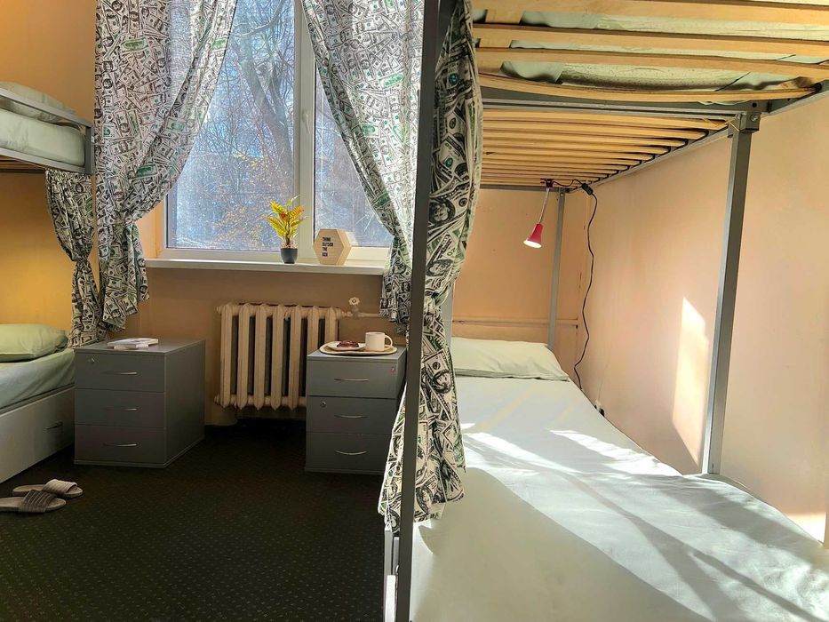 Хостел Печерська! Легко дістатись без ліфта! Теплота та  світло!