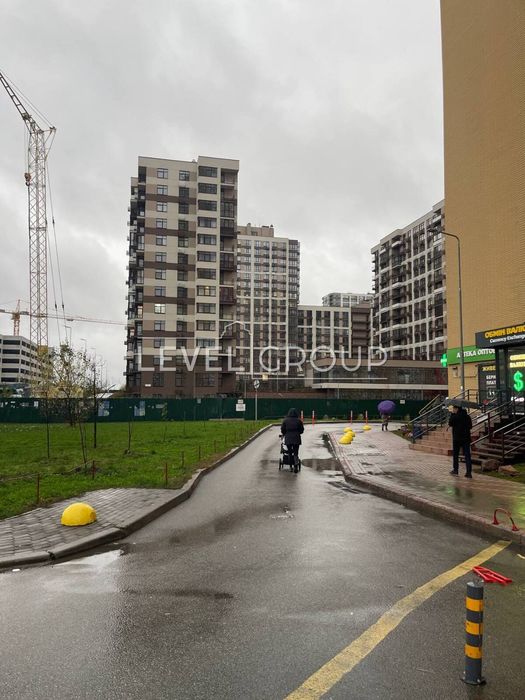 Оренда фасадного приміщення 92 кв.м на Данченка 1. Варшавський р-н