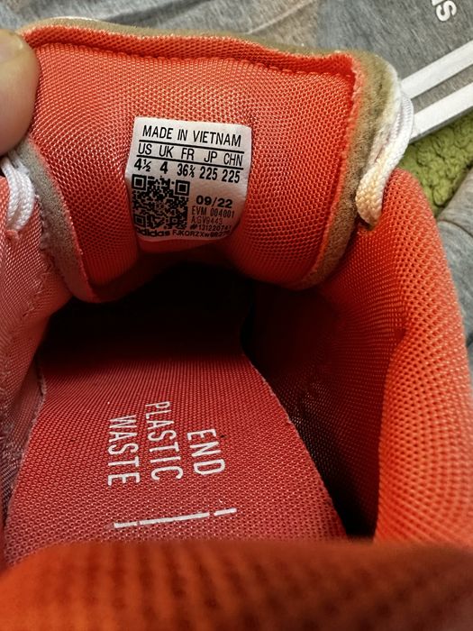 Кросовки адідас adidas