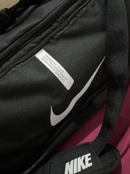 Nike Brasilia 9.5 Duffel Bag