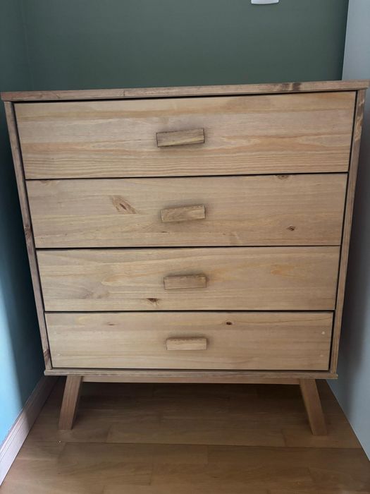 Cómoda madeira nova