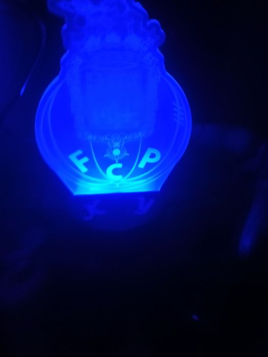 Candeeiro com luz LED com emblema do seu clube