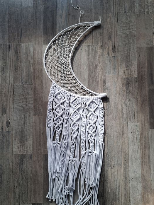 Duży Księżyc makrama biały z perełkami do pokoju ja ścianę