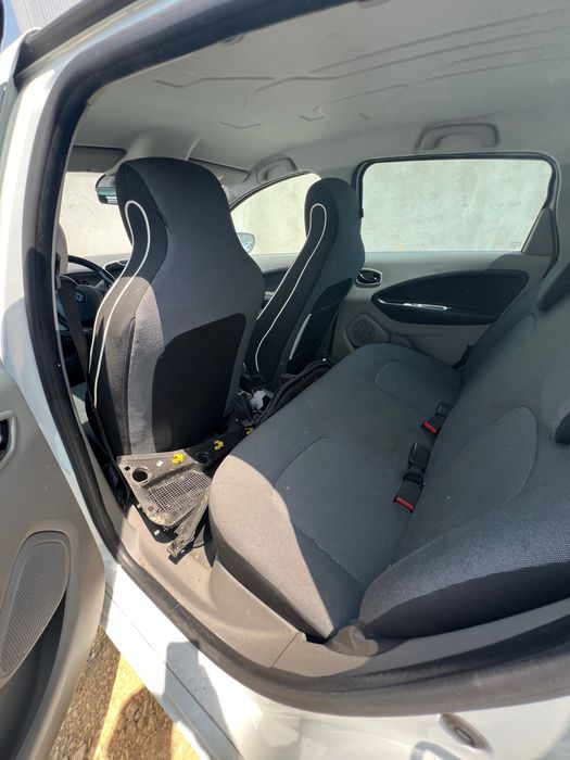 ZOE – Para Peças ou Reparação Rápida 2013 121000 km
