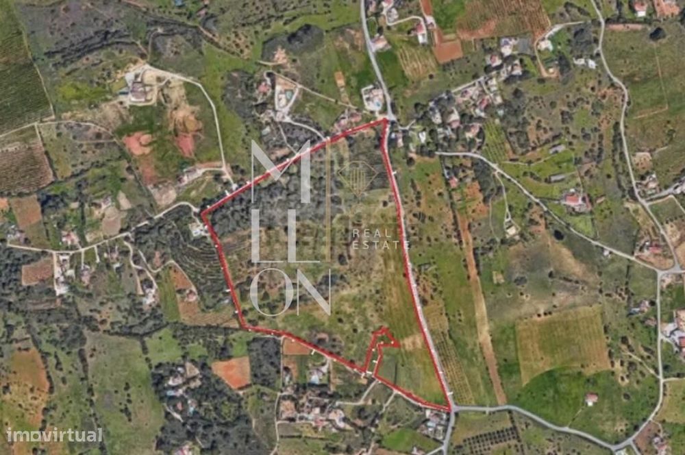 Quinta de 17 Hectares em Porches | A 5 Minutos do Mar | Potencial Turí