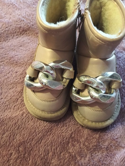 Зимові шапожки теплі