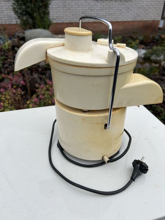 Соковыжималка, рабочая