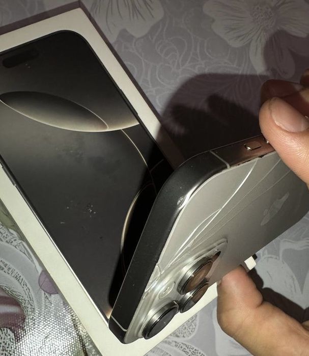 Iphone 16 pro max Natural Titanium
