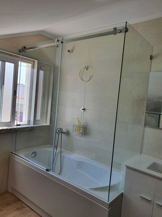 Vidros Temperados, Laminados, Espelhos, Cabines de Duches, Caixilharia