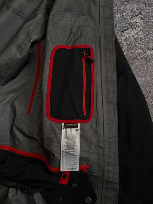 Вітровка Berghaus Gore-tex