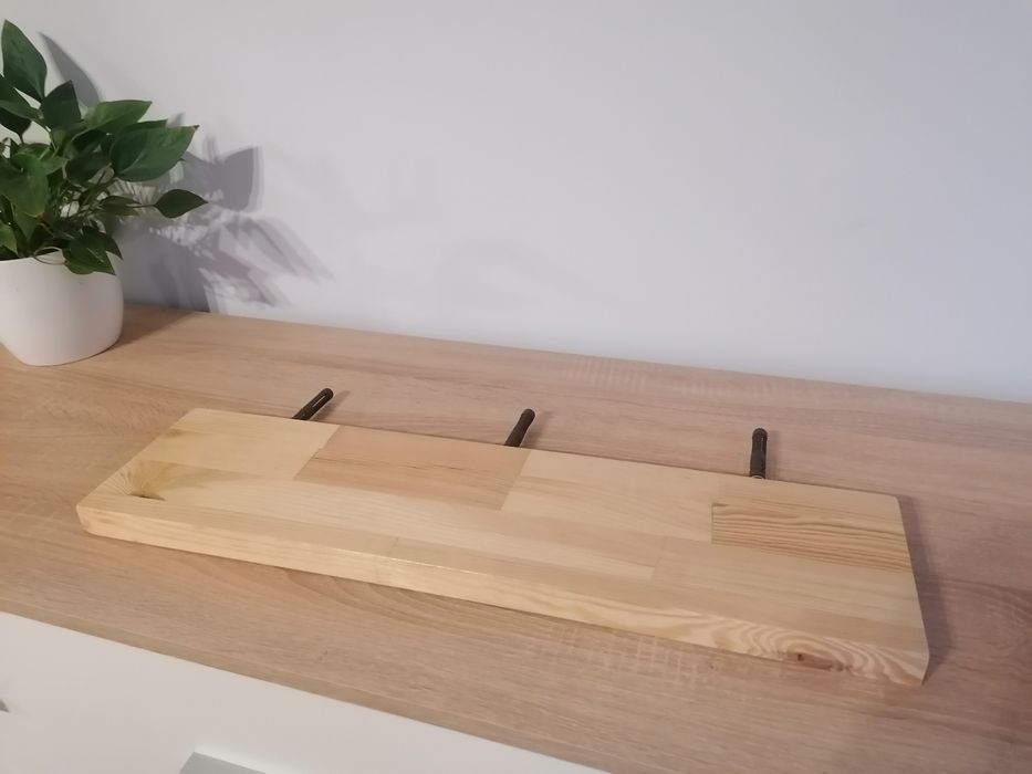 Półka ścienna z litego drewna Loft