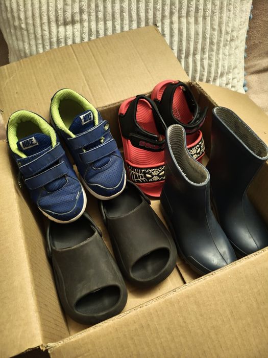 Взуття дитяче разом