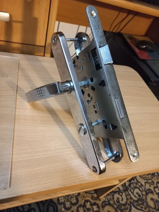 Zamek do dzwi wewnętrznych