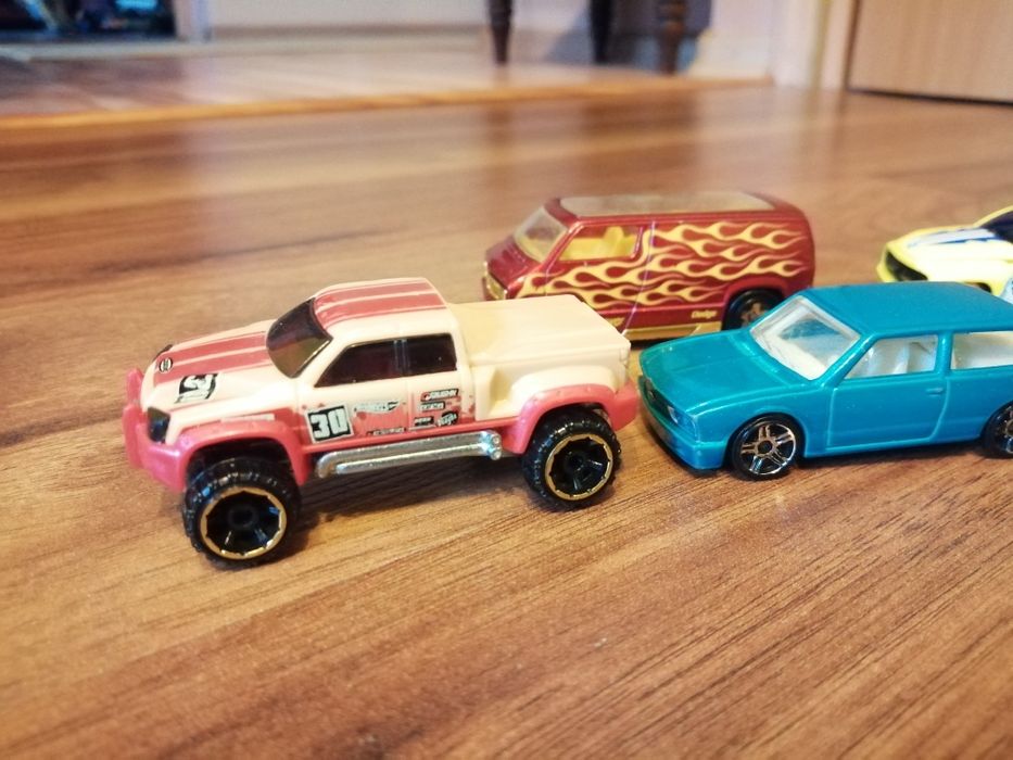 9 aut i helikopter hot wheels