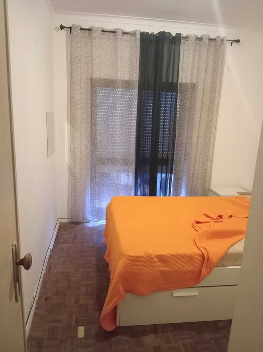 QUARTOS para arrendar