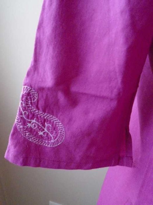 Blusa rosa fúchsia com bordado