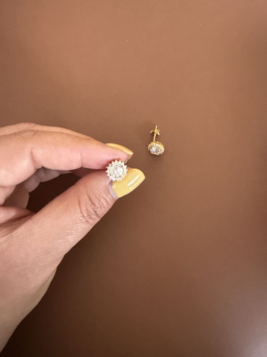 Brincos Semijoia banho ouro flor cravejada com zirconia