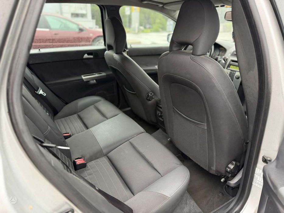 Продам Volvo V50 2.0D