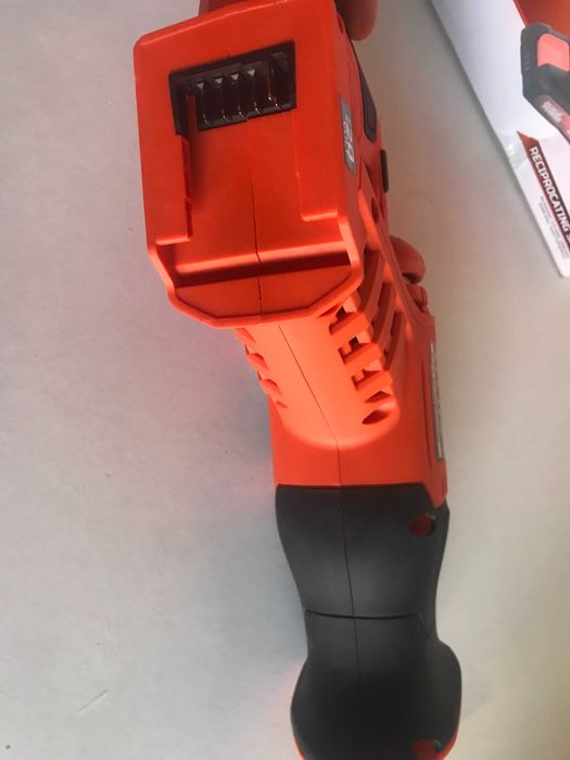 Акумуляторна шабельна пила Powerplus Dual Power POWDPO3500