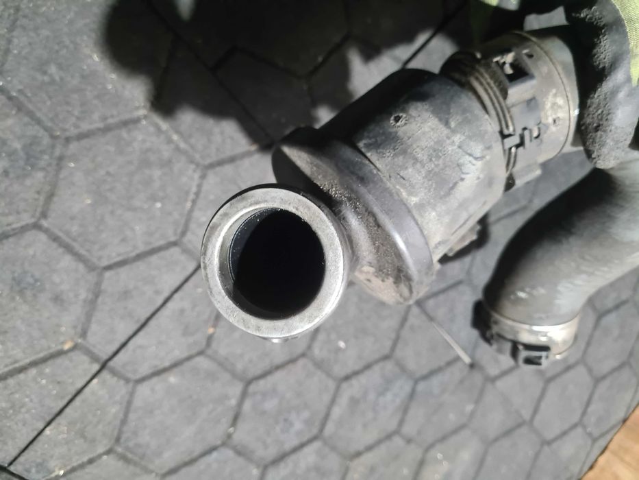 Mercedes Vito 639 tłumik szmerów rura powietrza