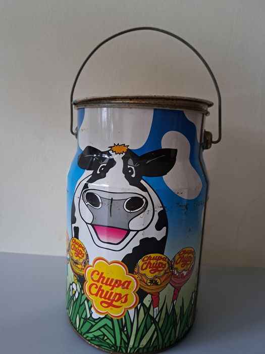 Puszka ChupaChups z krową bańka na mleko