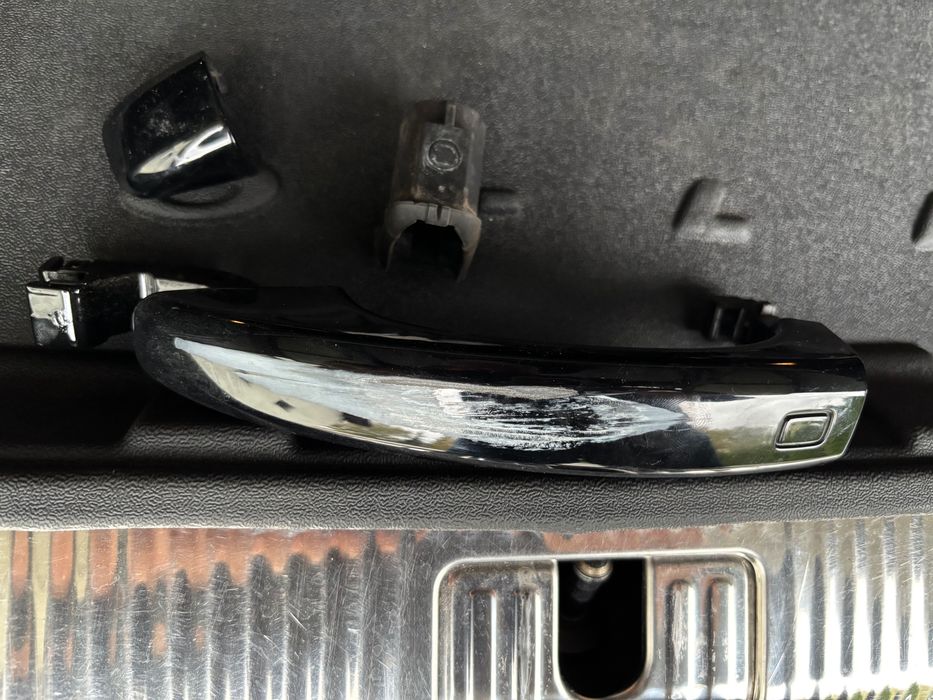 Audi  a4 b8 KLAMKA DRZWI zaślepki