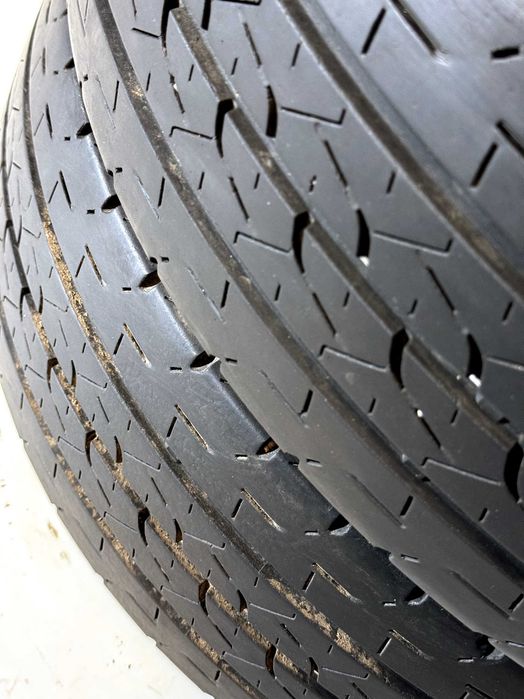Pneus Bridgestone Duravis R660 - 215/70/15 C - Excelentes