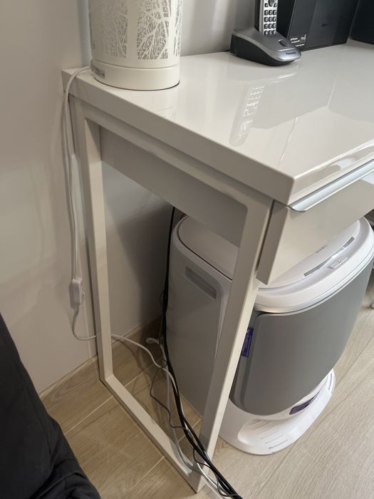 Biała konsola/biurko Ikea