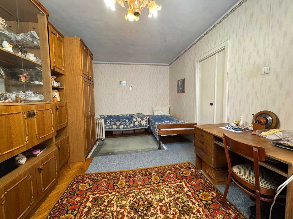 Продаж однокімнатної квартири проспект Космонавтів