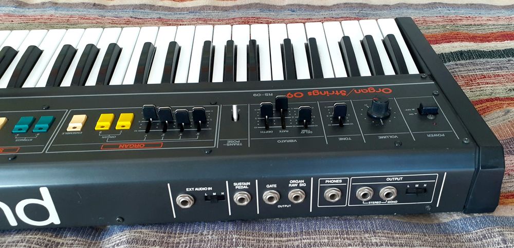 Roland RS-09, Strings / Organ, sintetizador analógico 