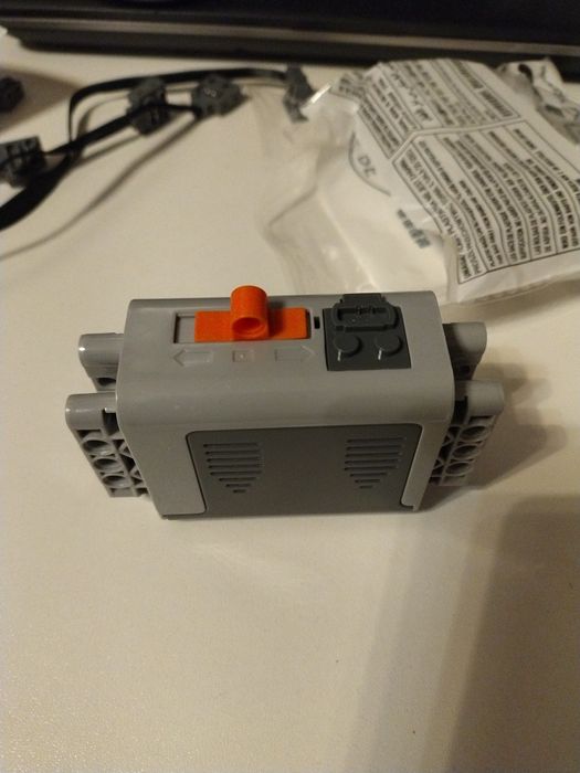 Pojemnik na baterie 6xAA do LEGO power functions