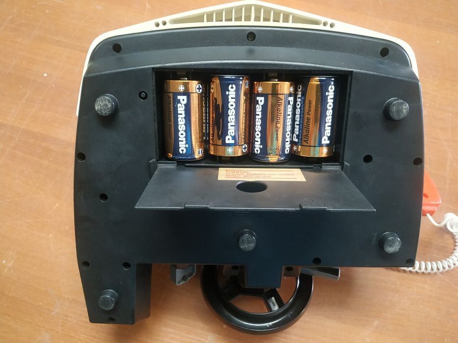 Carro Mercedes electrónico anos 80 - funciona  - em bom estado