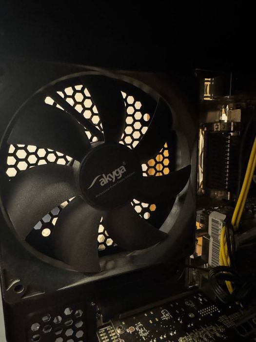 Komputer PC do gier i pracy i5-4440, RX 570 4GB , 16 GB RAM, SSD + HDD