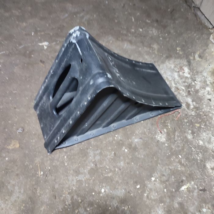 Продам противооткатный башмак для авто