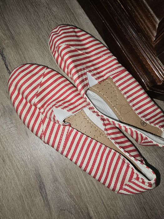 Alpercatas vermelhas  novas