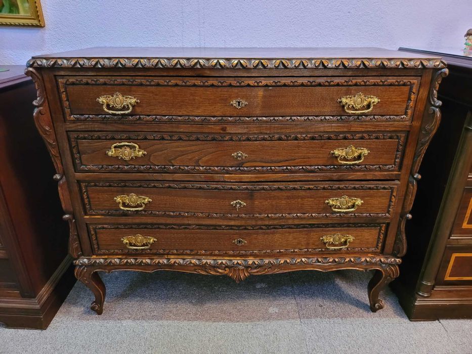 Cómoda antiga em óptimo estado