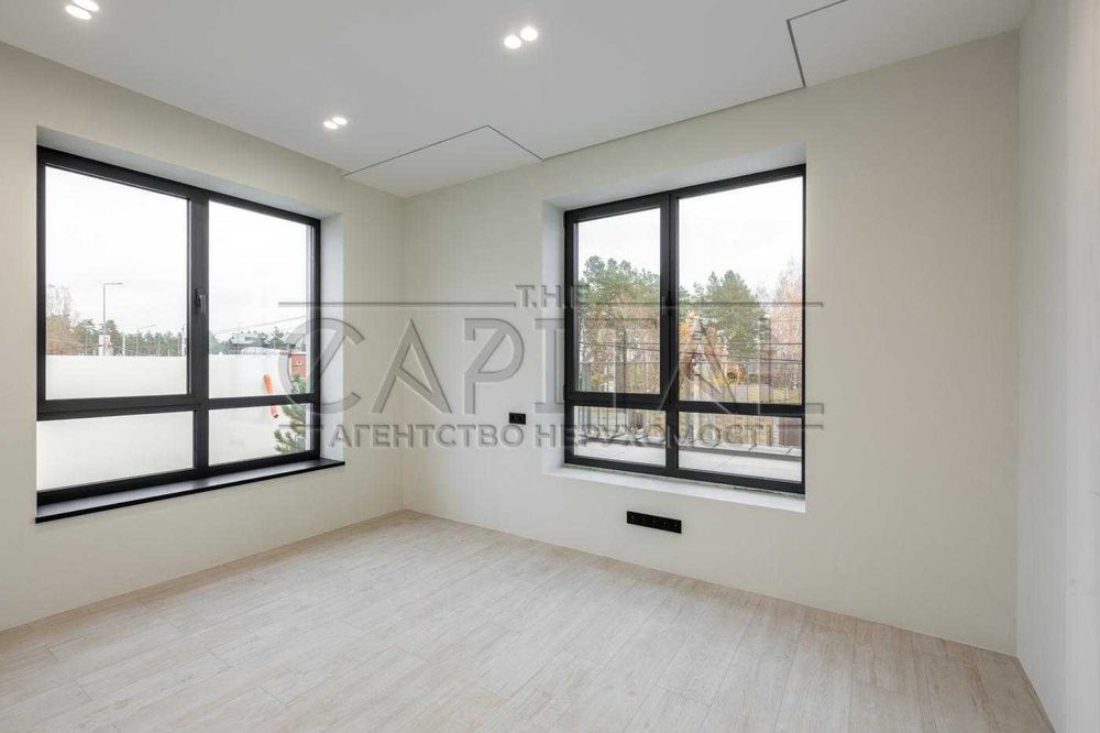 Продаж вул. Київська Глеваха
 приміщення 620 м²
