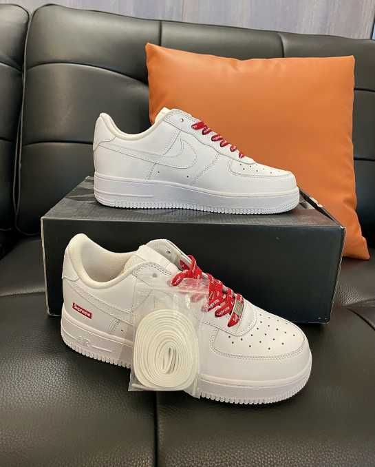 Nike Air Force 1 Low Supreme White R.40