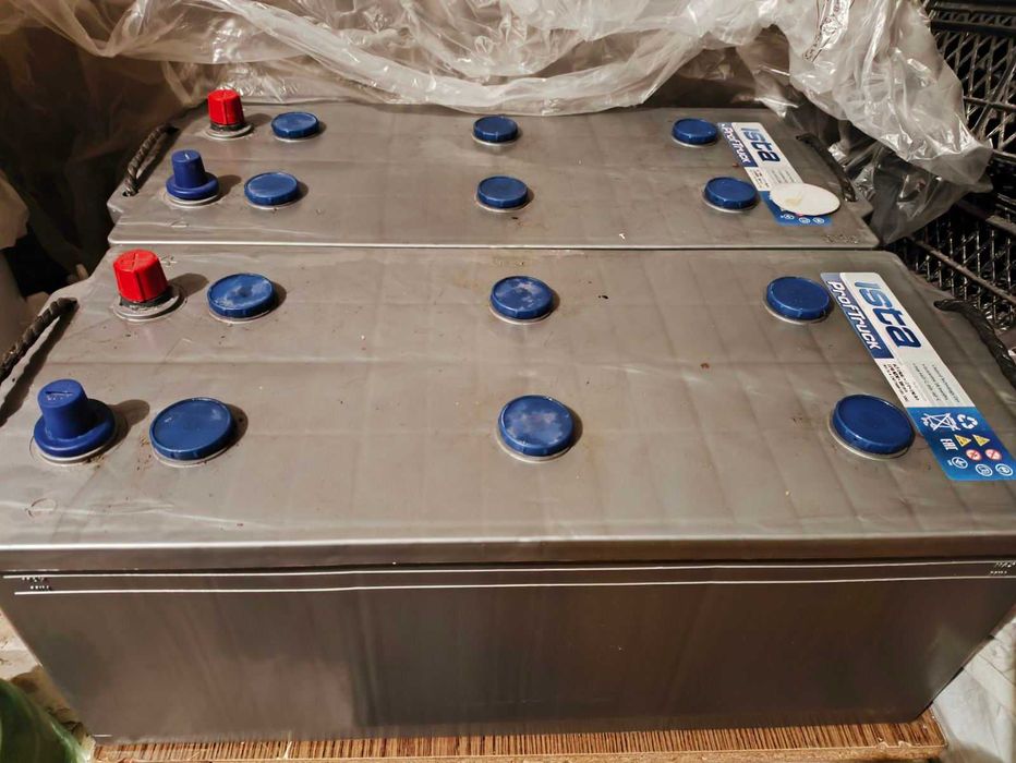 Акумулятори бу для авто або для інвертора 190 Ah кожний.